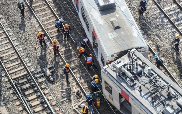14일 서울지하철1호선 신길역 부근에서 용산행 급행열차가 탈선하는 사고가 발생했다.