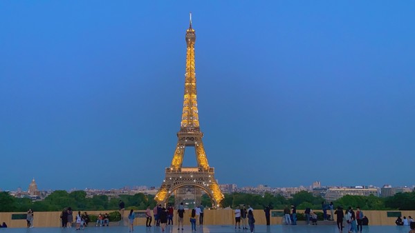 저녁시간 에펠탑의 모습./사진=정희정