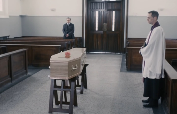 사진=/ Still life 영화의 한 장면으로 영국 무연고를 위한 장례식 장면