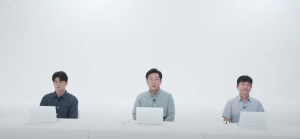 스마일게이트가 로스트아크 공식 유튜브 채널을 통해 사실상 사과 방송을 진행했다. 왼쪽부터 김상복, 전재학, 이병탁 수석 팀장. / 사진 = 로스트아크 공식 유튜브 채널