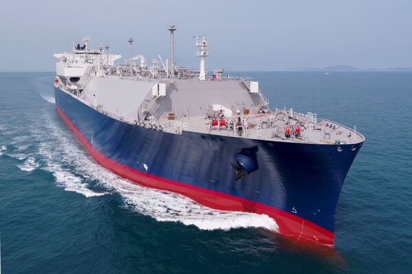 삼성중공업이 자사가 건조한 LNG 운반선 2척의 화물창 하자와 관련해 선주사에 대규모 배상금을 물어줄 처지에 놓였다. / 사진 = 삼성중공업