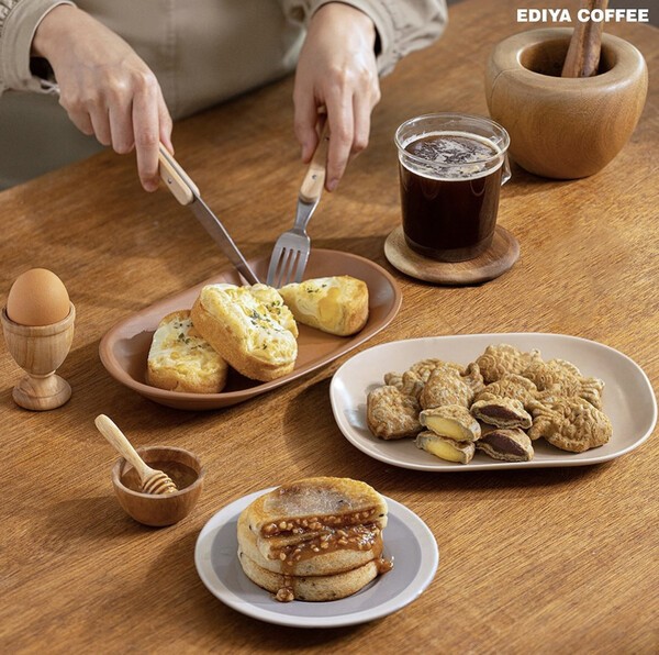 이디야커피 길거리 간식 연출 이미지/사진 = 이디야 커피