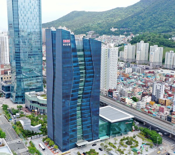 BNK부산은행 사옥 전경. / 사진 = BNK부산은행